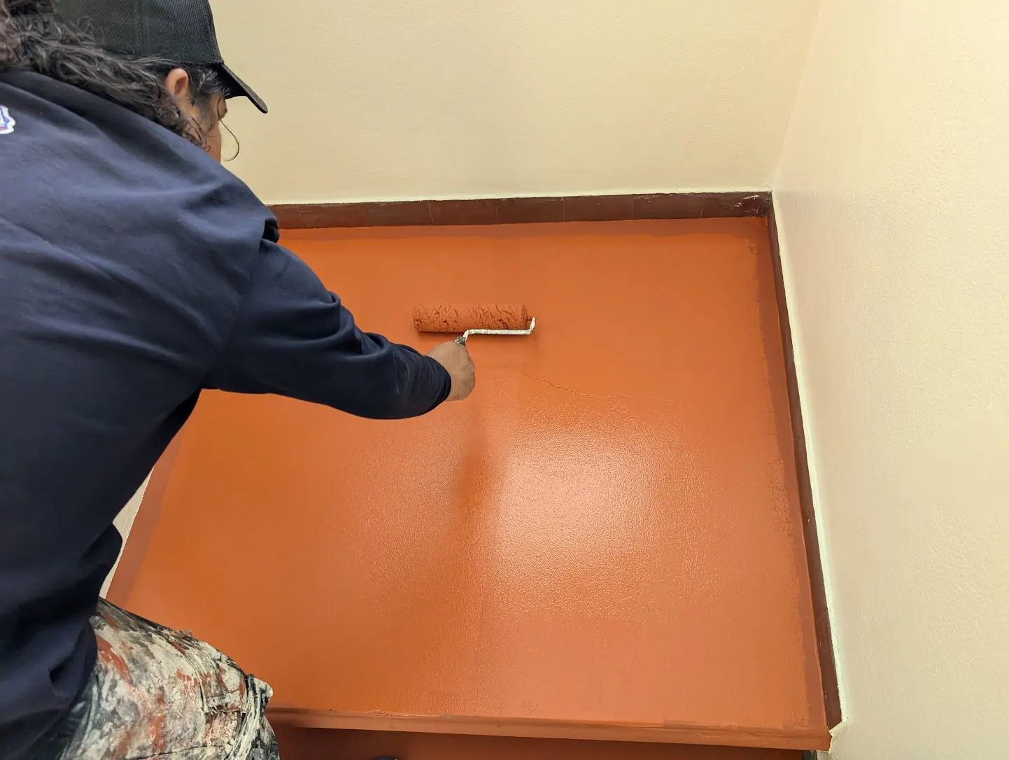 Pintura para gradas y superficies de alto tráfico