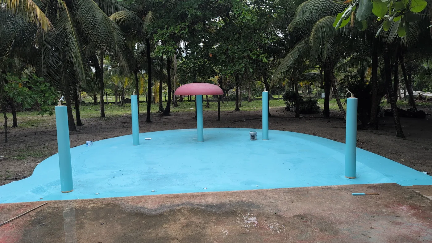 Acabado de pintura para piscina residencial en Honduras