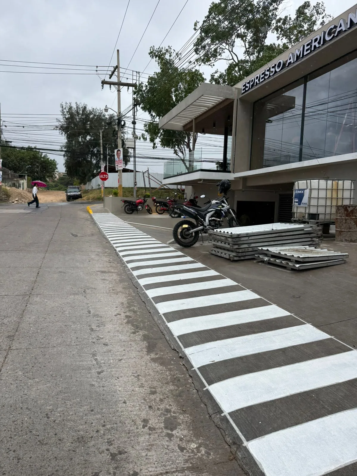 Señalización vial y pintura para tráfico
