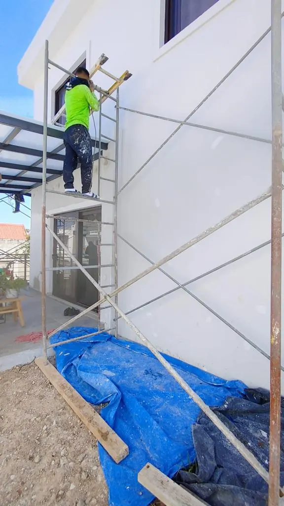 Acabado fachada edificio trabajos en altura Tegucigalpa